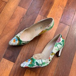 Vintage floral Gucci kitten heels